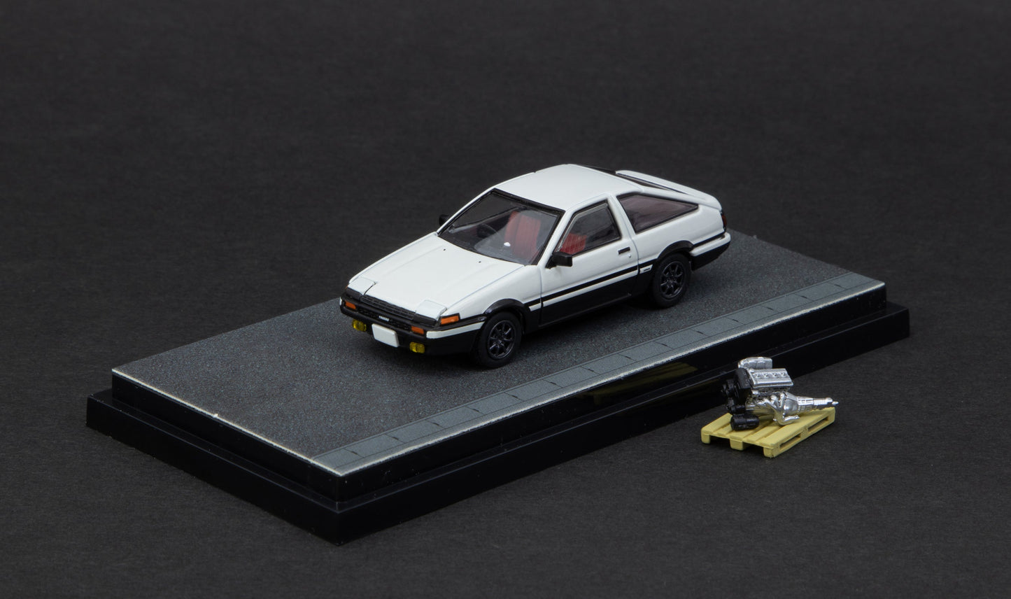 Hobby Japan  HJ642008DB  Toyota SPRINTER TRUENO GT APEX (AE86) 頭文字 D / WITH 4A-GE DISPLAY MODEL